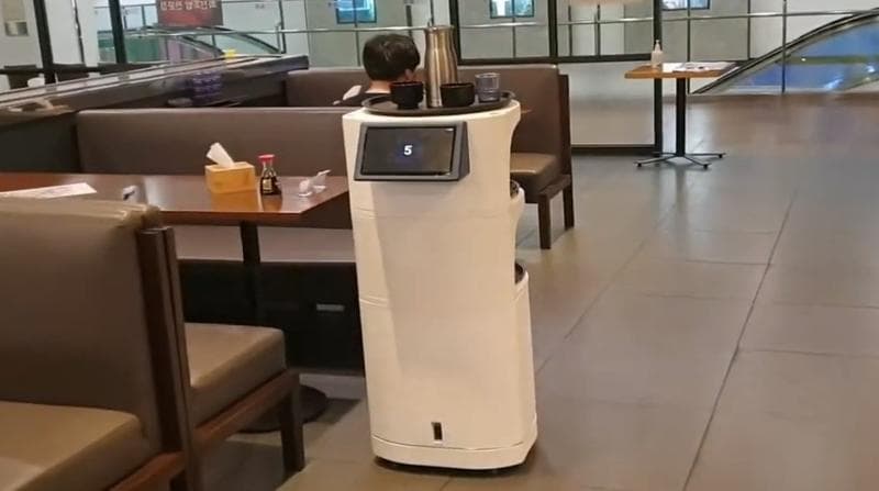 다기능 모듈형 서빙로봇 SEROMO